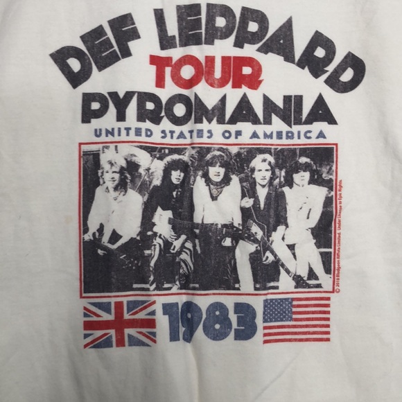 Def Leopard reproduction pyromania 1983 tour tee shirt. Men’s medium - Picture 2 of 4